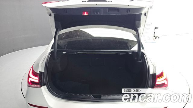 Mercedes-Benz A-Class (W177) A220 Sedan 2020 — фото 20