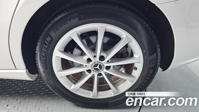 Mercedes-Benz A-Class (W177) A220 Sedan 2020 — фото 21