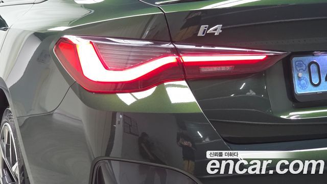 BMW i4 eDrive40 M Sports Pro 2022 — фото 23