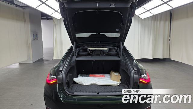 BMW i4 eDrive40 M Sports Pro 2022 — фото 34