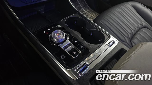 Kia Carnival (IV) HEV 4Seater Hi-Limousine (Special) 2025 — фото 9