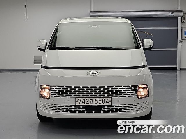 Hyundai Staria Tourer 11-Seater Modern 2022 — фото 1