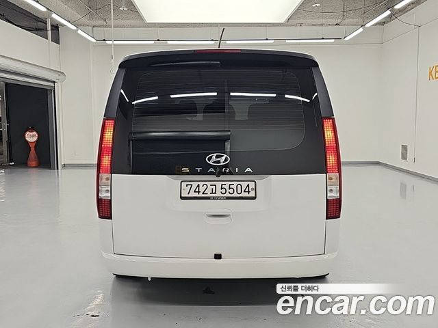 Hyundai Staria Tourer 11-Seater Modern 2022 — фото 3
