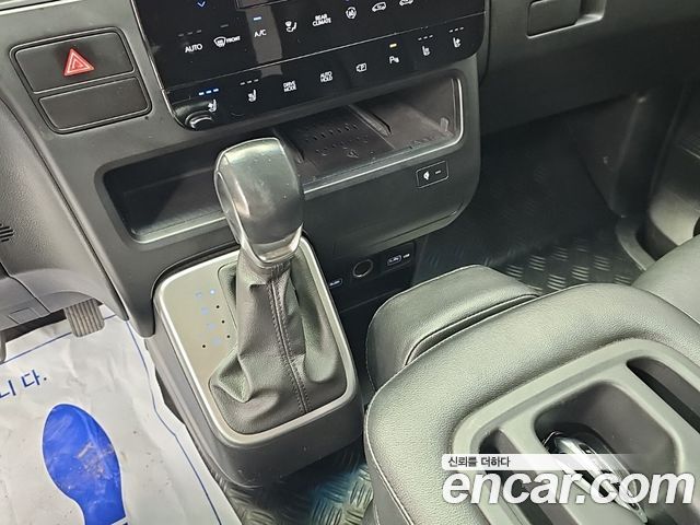 Hyundai Staria Tourer 11-Seater Modern 2022 — фото 8