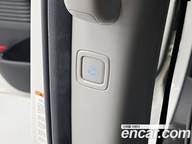 Hyundai Staria Tourer 11-Seater Modern 2022 — фото 18