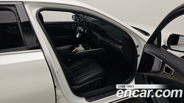Kia K8 2.5 Gasoline 2WD Noblesse 2022 — фото 11