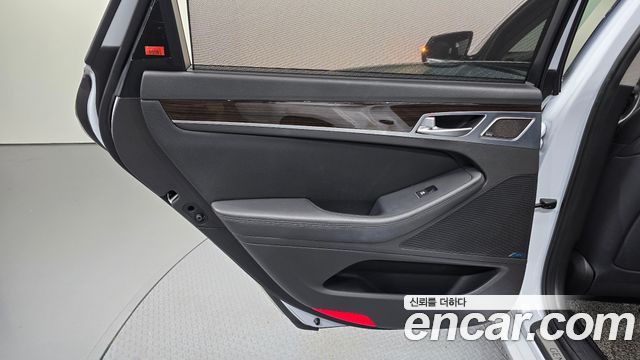 Genesis G80 3.3 GDI Premium Luxury 2018 — фото 31