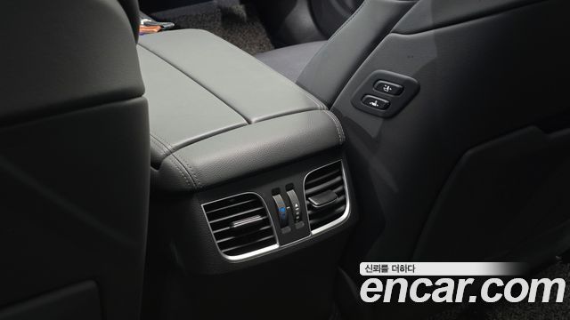 Genesis G80 3.3 GDI Premium Luxury 2018 — фото 34