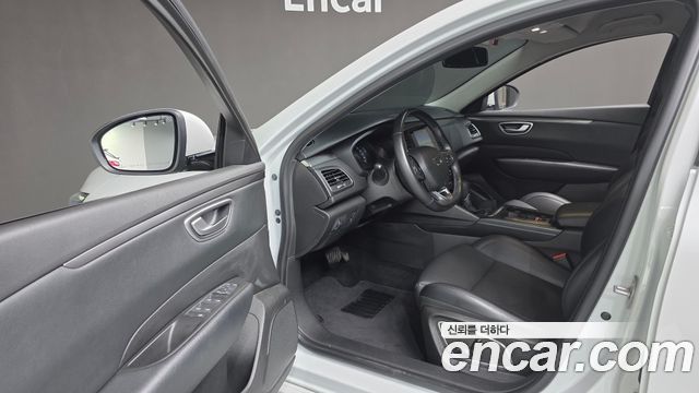Renault Korea SM6 2.0 LPe SE 2020 — фото 11