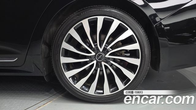 Lincoln Continental (X) 3.0 Presidential AWD 2017 — фото 21