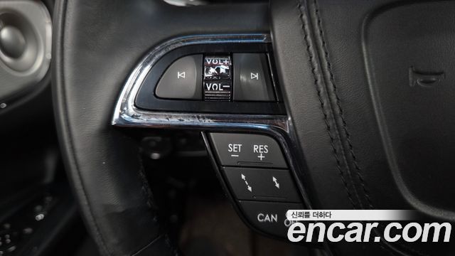 Lincoln Continental (X) 3.0 Presidential AWD 2017 — фото 31