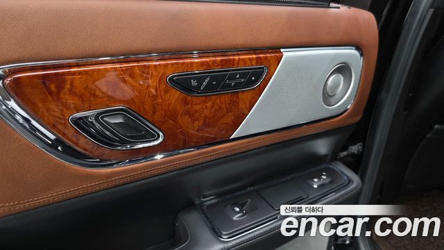 Lincoln Continental (X) 3.0 Presidential AWD 2017 — фото 34
