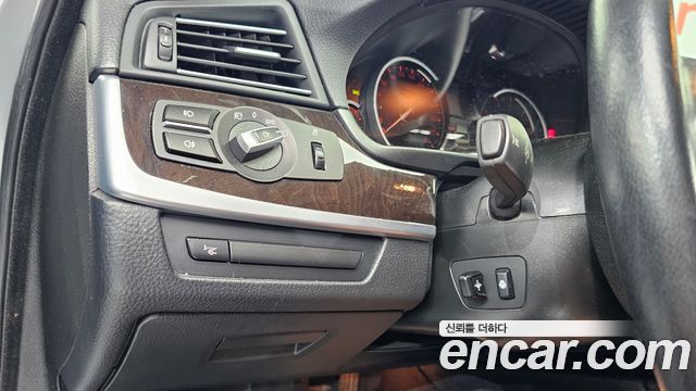 BMW 5 Series (F10) 528i xDrive 2013 — фото 19