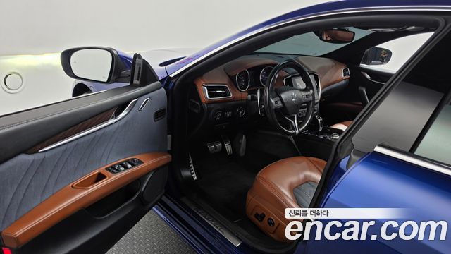Maserati Ghibli 3.0 Diesel GranLusso 3rd 2018 — фото 10