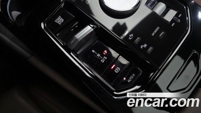 BMW 5 Series (G60) 520i M Sport 2024 — фото 9