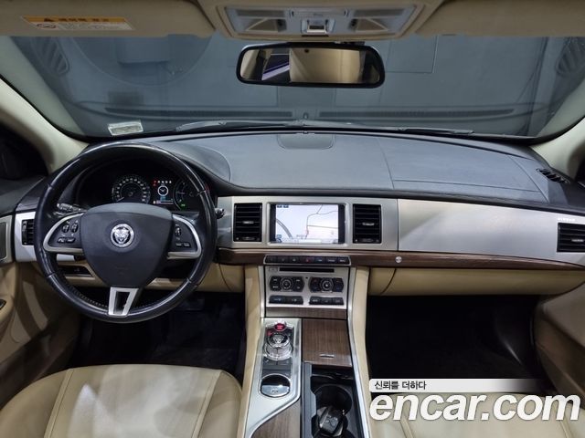Jaguar XF 2.2D Luxury X250 2013 — фото 6