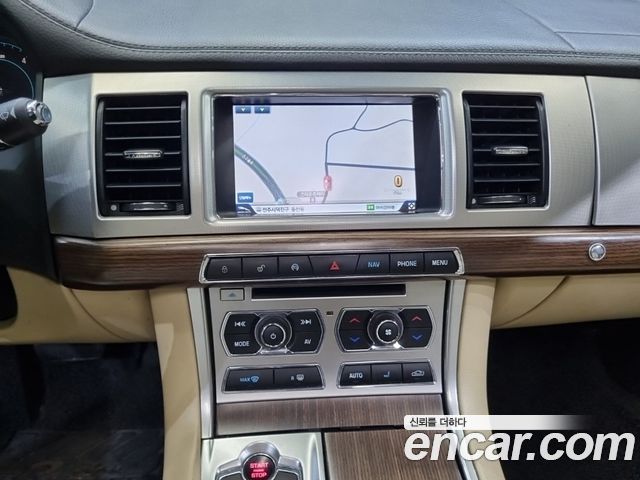 Jaguar XF 2.2D Luxury X250 2013 — фото 12