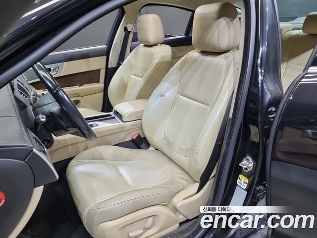 Jaguar XF 2.2D Luxury X250 2013 — фото 16