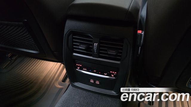 BMW i4 eDrive40 M Sports Pro 2023 — фото 18