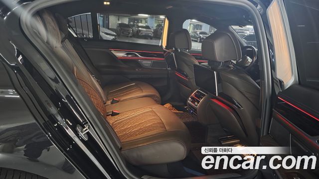 BMW 7 Series (G11) 745Le iPerformance M Sport 2021 — фото 13