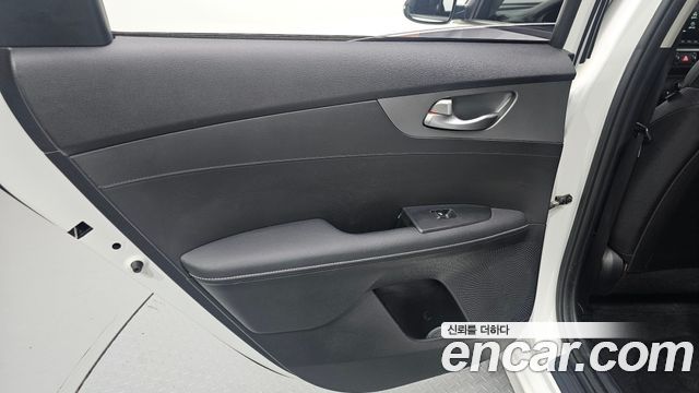 Kia K3 Trendy 2020 — фото 25
