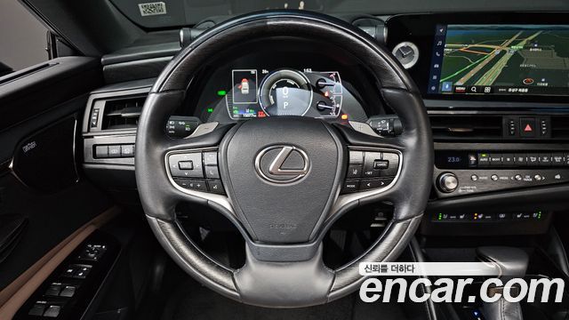 Lexus ES300h (VII) Executive 2025 — фото 14