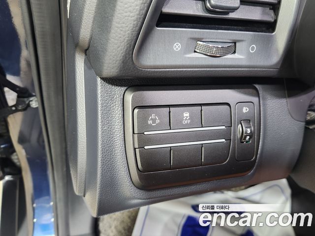KG Mobility (SsangYong) Tivoli Armor Gear Edition 2WD 2018 — фото 9