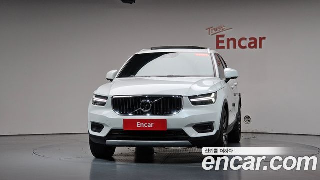 Volvo XC40 B4 Inscription 2022 — фото 3