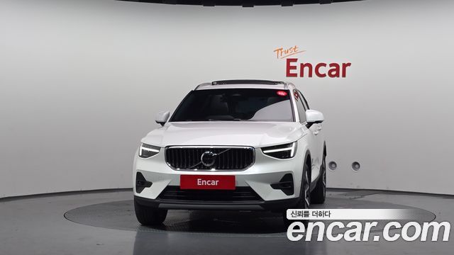 Volvo XC40 B4 Ultimate Bright 2024 — фото 3