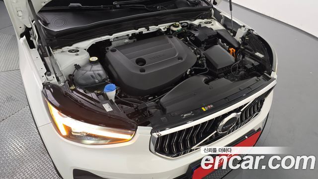 Volvo XC40 B4 Ultimate Bright 2024 — фото 6