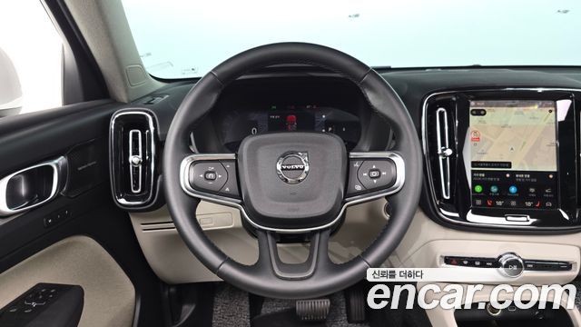 Volvo XC40 B4 Ultimate Bright 2024 — фото 13