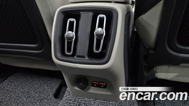 Volvo XC40 B4 Ultimate Bright 2024 — фото 19