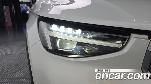 Volvo XC40 B4 Ultimate Bright 2024 — фото 22