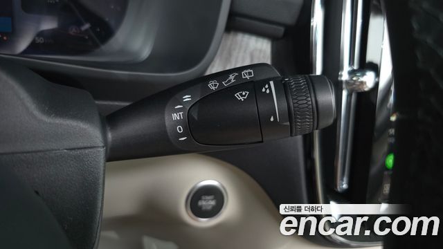 Volvo XC40 B4 Ultimate Bright 2024 — фото 33