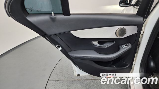Mercedes-Benz C-Class (W205) C220 d Avantgarde 2018 — фото 31