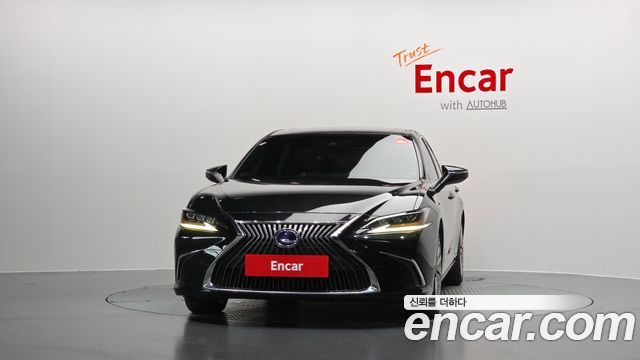 Lexus ES300h (VII) Executive 2019 — фото 3