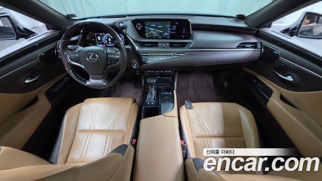 Lexus ES300h (VII) Executive 2019 — фото 7