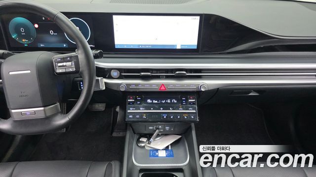 Hyundai Grandeur (GN7) 2,5 Gasoline 2WD Premium 2023 — фото 14