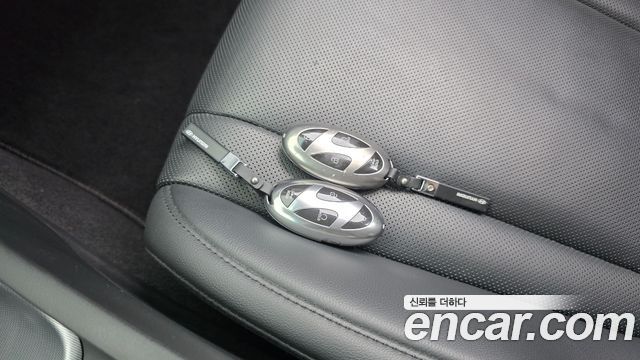 Hyundai Grandeur (GN7) 2,5 Gasoline 2WD Premium 2023 — фото 18