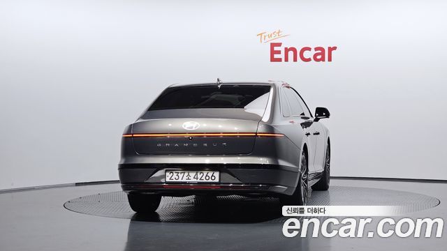 Hyundai Grandeur (GN7) 2,5 Gasoline 2WD Calligraphy 2023 — фото 4