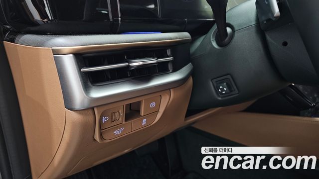Hyundai Grandeur (GN7) 2,5 Gasoline 2WD Calligraphy 2023 — фото 19