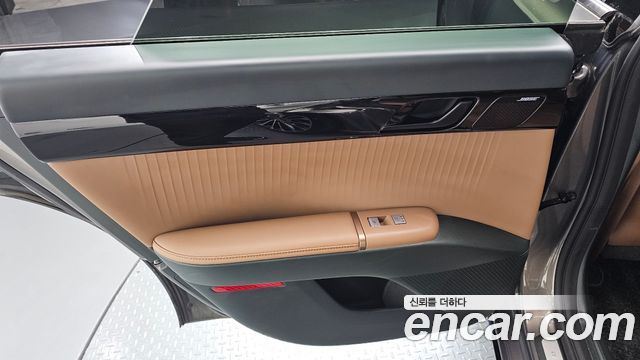 Hyundai Grandeur (GN7) 2,5 Gasoline 2WD Calligraphy 2023 — фото 25