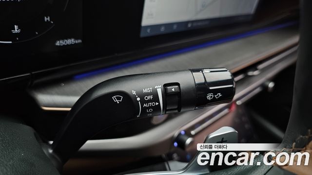 Hyundai Grandeur (GN7) 2,5 Gasoline 2WD Calligraphy 2023 — фото 34