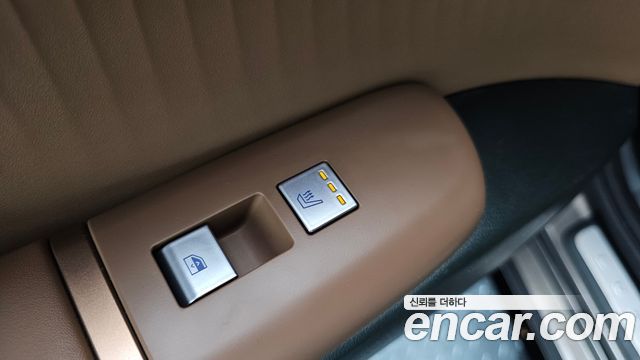 Hyundai Grandeur (GN7) 2,5 Gasoline 2WD Calligraphy 2023 — фото 35