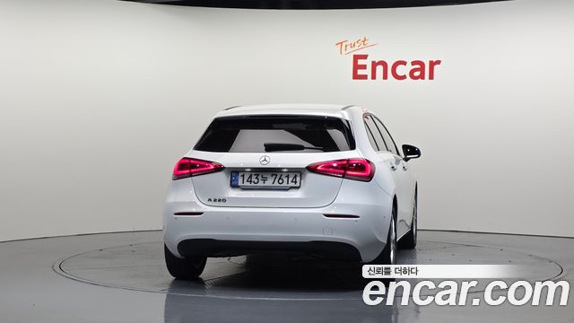 Mercedes-Benz A-Class (W177) A220 Hatchback 2019 — фото 4
