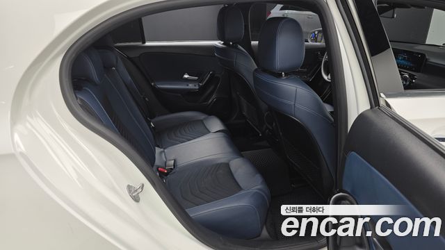 Mercedes-Benz A-Class (W177) A220 Hatchback 2019 — фото 11