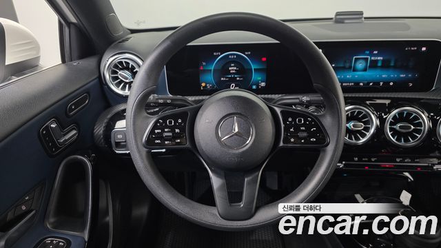 Mercedes-Benz A-Class (W177) A220 Hatchback 2019 — фото 14