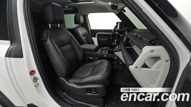 Land Rover Defender (L663) 90 D250 SE 2022 — фото 11