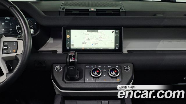 Land Rover Defender (L663) 90 D250 SE 2022 — фото 13