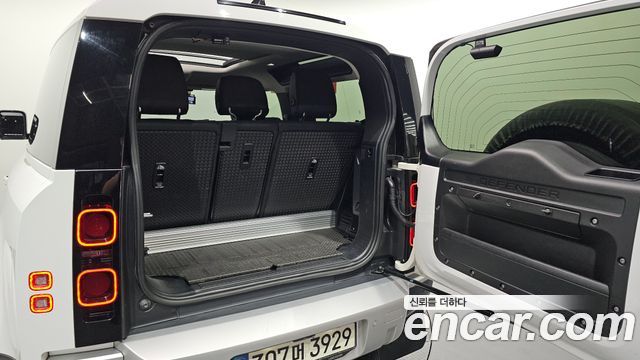 Land Rover Defender (L663) 90 D250 SE 2022 — фото 20